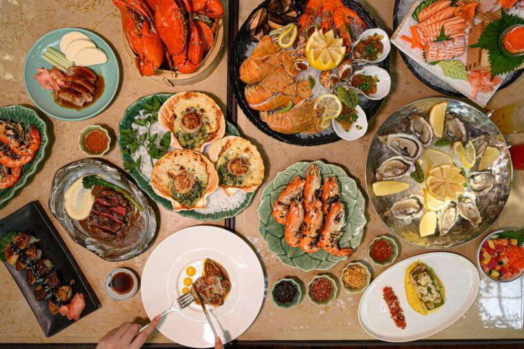 bangkok-the-dining-room-at-grand-hyatt-erawan-fb-packages