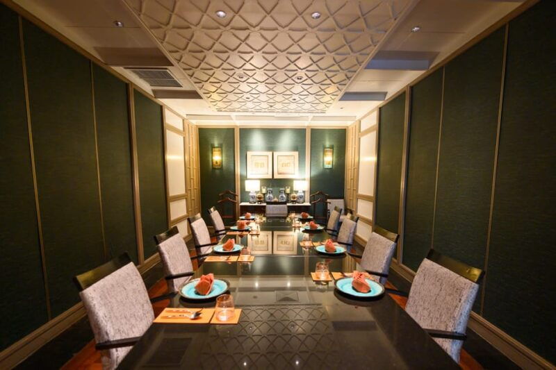 bangkok-the-house-of-smooth-curry-the-athenee-hotel