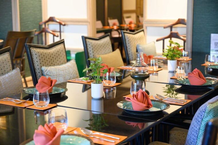 bangkok-the-house-of-smooth-curry-the-athenee-hotel