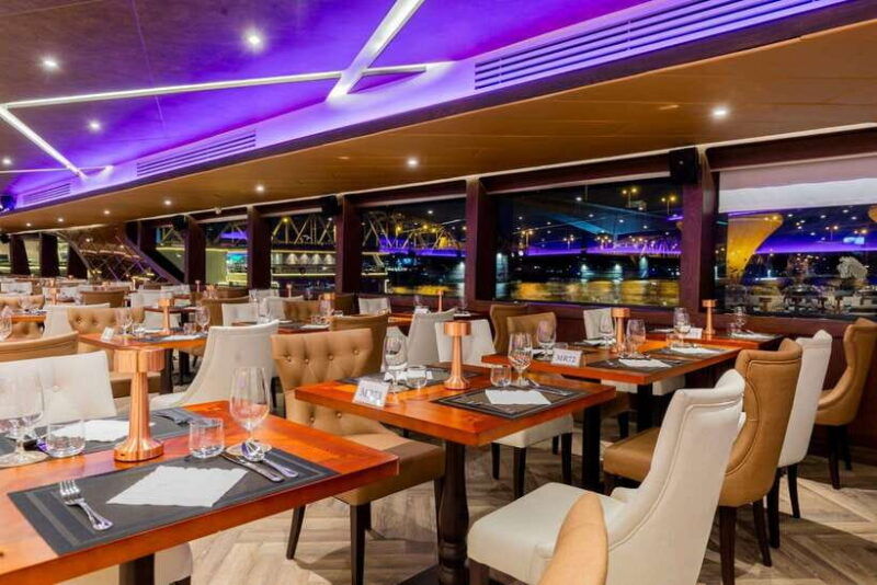 bangkok-the-opulence-buffet-dinner-cruise-with-live-band