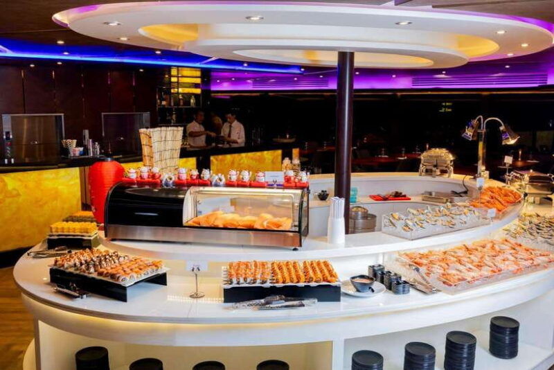 bangkok-the-opulence-buffet-dinner-cruise-with-live-band