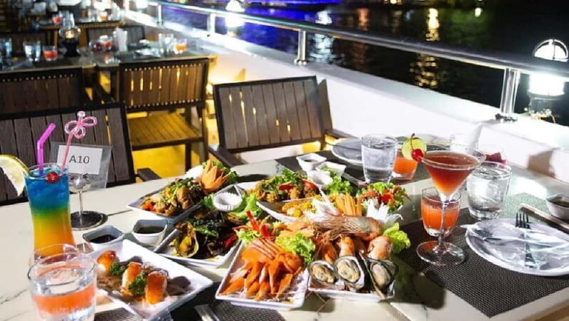 Bangkok: The Planet Dinner Cruise - What To Expect When You Board