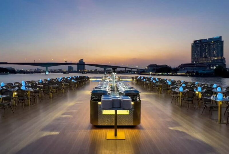Bangkok: The Planet Dinner Cruise - The Views: A Nighttime Panorama