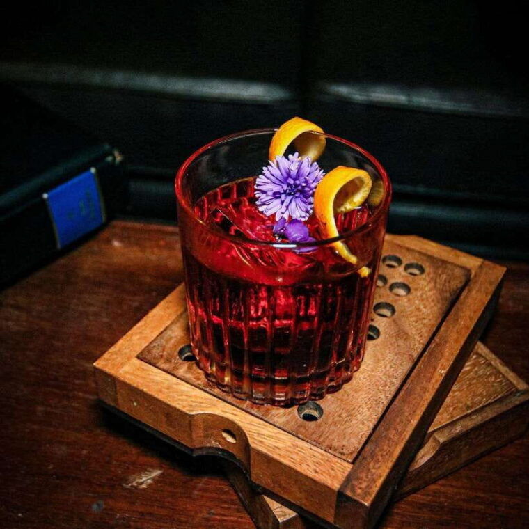 bangkok-the-speakeasy-rooftop-bar-at-hotel-muse