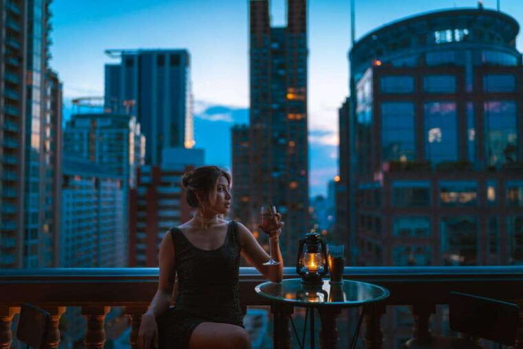 bangkok-the-speakeasy-rooftop-bar-at-hotel-muse