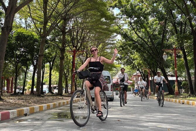Bangkok Thonburi Backstreets and 3 Peaceful Temple Bike Tour - Why This Tour Offers Real Value