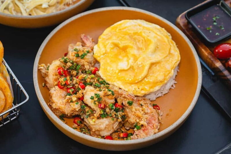 Bangkok: Throwback Rooftop Bangkok at Silom Edge - A Retro Roof With a Chill, Casual Feel