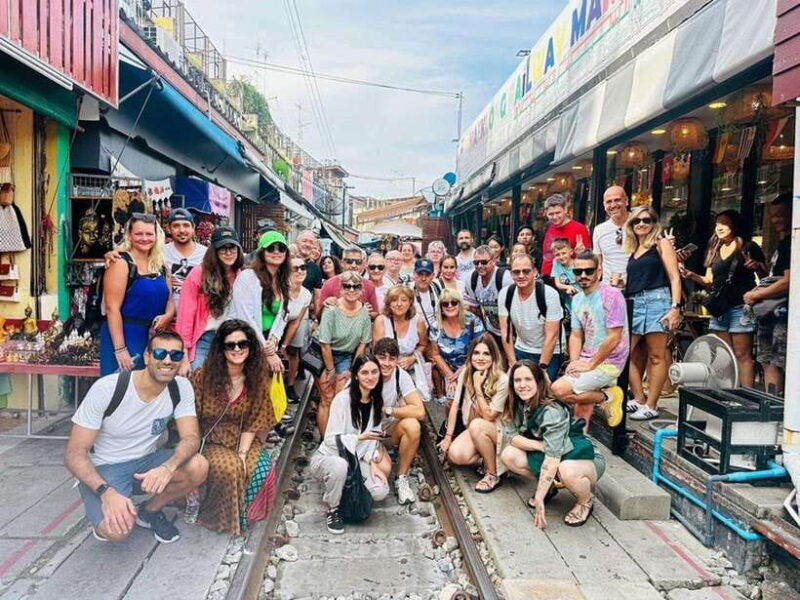 bangkok-train-market-floating-market-with-boat-ride