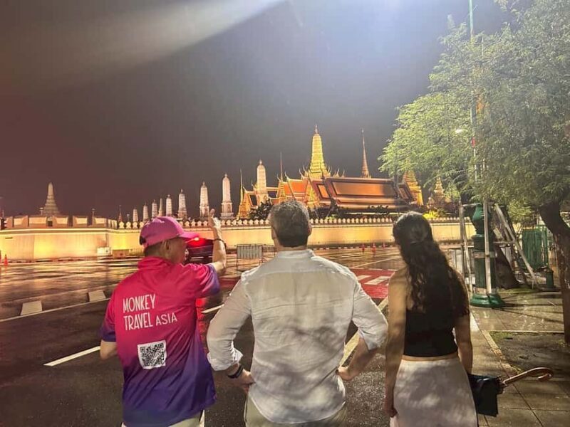 Bangkok: Tuk Tuk Adventure Chinatown Michelin Food & Temples - Key Points