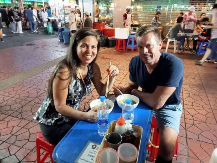 bangkok-tuk-tuk-by-night-with-chinatown-street-food-meal