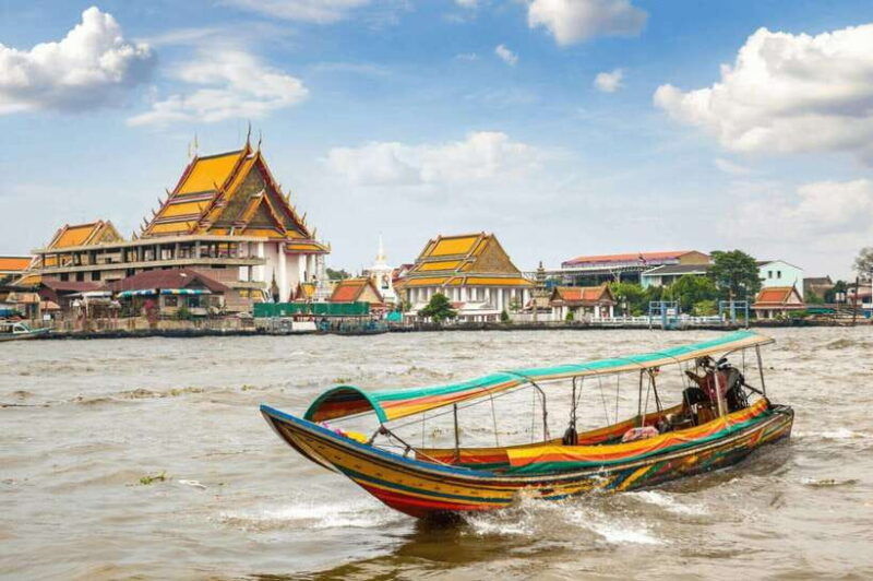 bangkok-tuk-tuk-ride-wat-arun-and-flower-market-tour