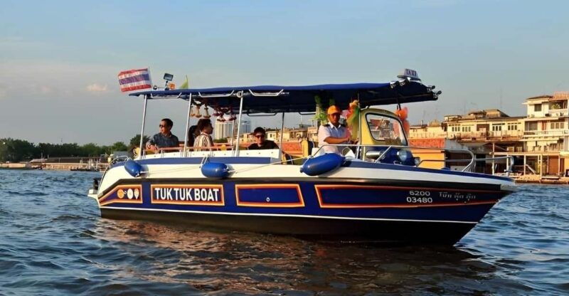bangkok-tuk-tuk-speedboat-ride-on-the-chao-phraya-river