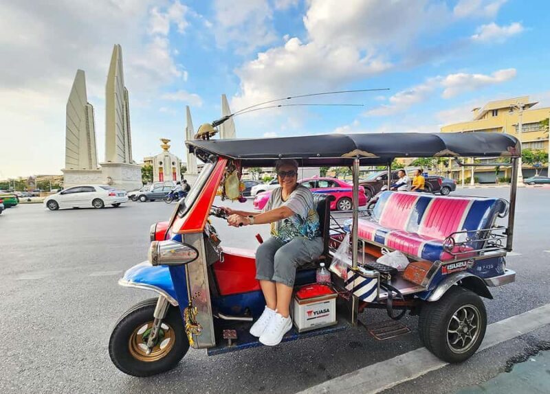 Bangkok : TUK TUK Twilight Cultures Market and Food Taste - What Travelers Need to Know