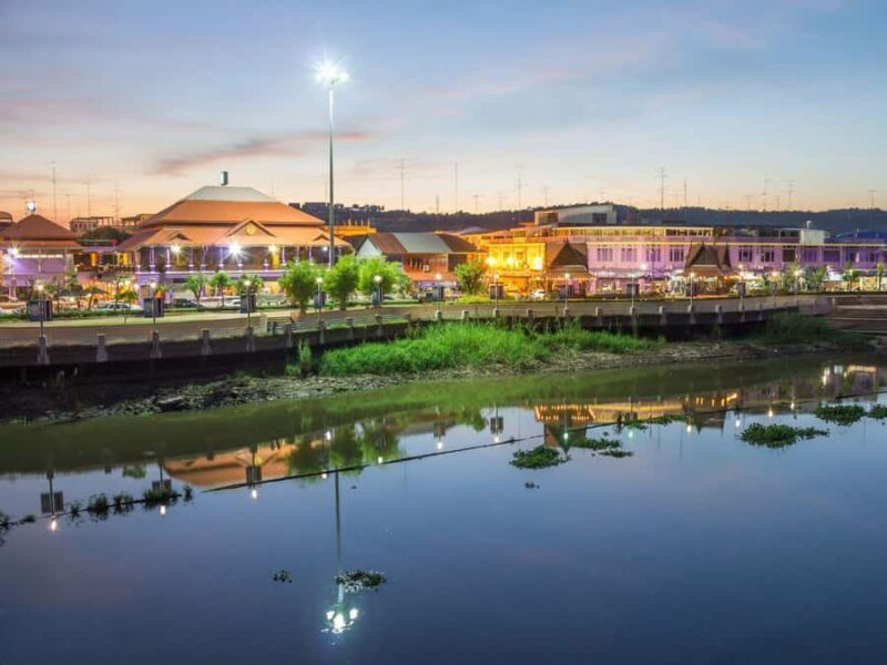 Bangkok: Uthai Thani Day Trip with Floating Temple Visit - FAQ