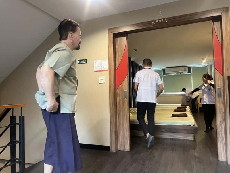 Bangkok: Wat Pho Thai Massage Experience with Training - What to Keep in Mind