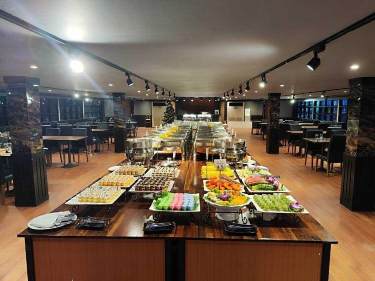 bangkok-white-orchid-chao-phraya-dinner-cruise-2