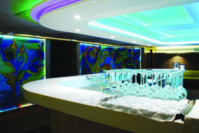 bangkok-wonderful-pearl-dinner-cruise-at-river-city-pier