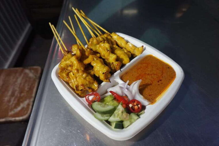 bangkoks-local-hidden-sightseeing-walking-tour-food-tour