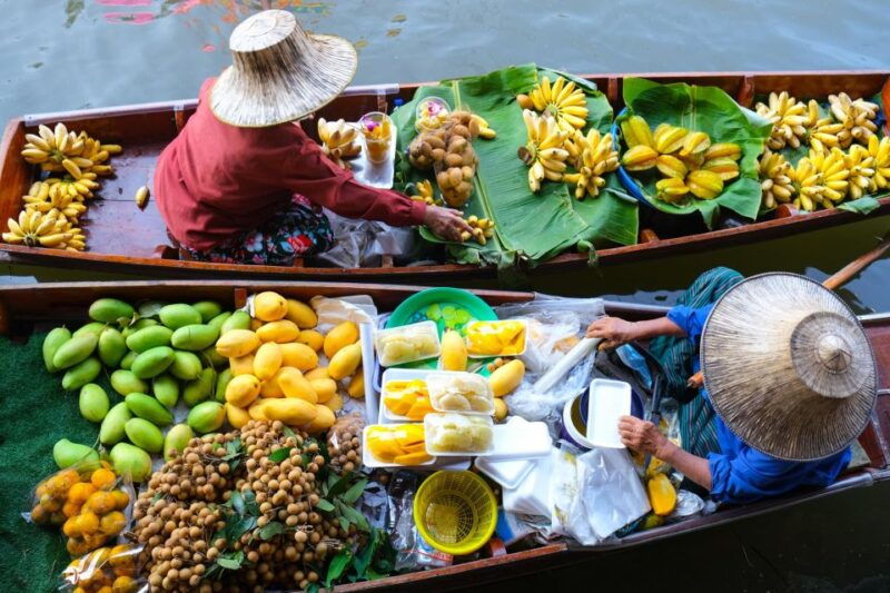 bangkoks-market-wonders-floating-market-adventure