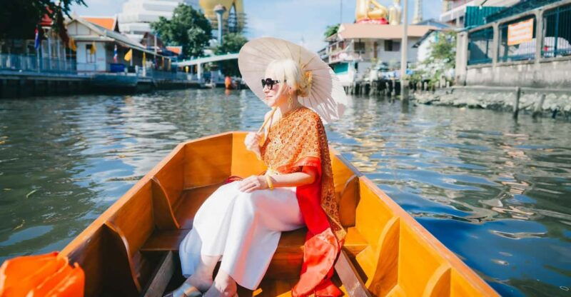 bangkokthai-costume-with-long-tail-boat-photoshoot