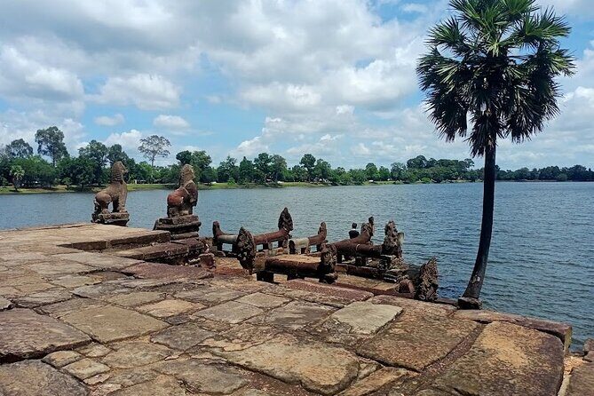 Banteay Srei and Bakong Temple Private Tour - FAQ