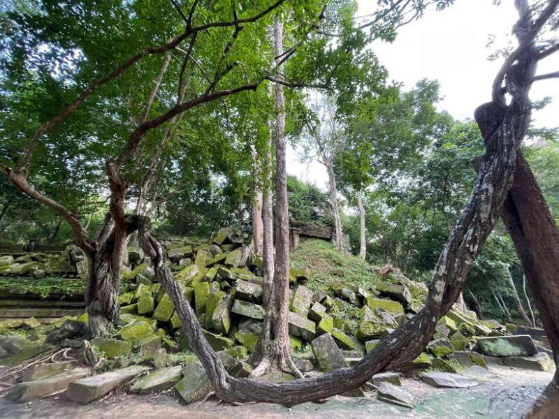 banteay-srei-kulen-waterfall-beng-mealea-small-group-tour