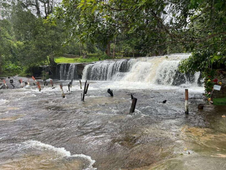 banteay-srei-kulen-waterfall-beng-mealea-small-group-tour