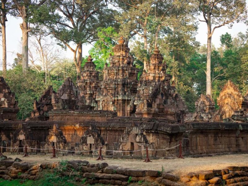 Banteay Srei & Roluos Group: Temples of Early Angkor - A Deep Dive into the Experience