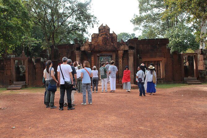 Banteay Srei Secrets Private Tour Include Kbas Spean - Key Points