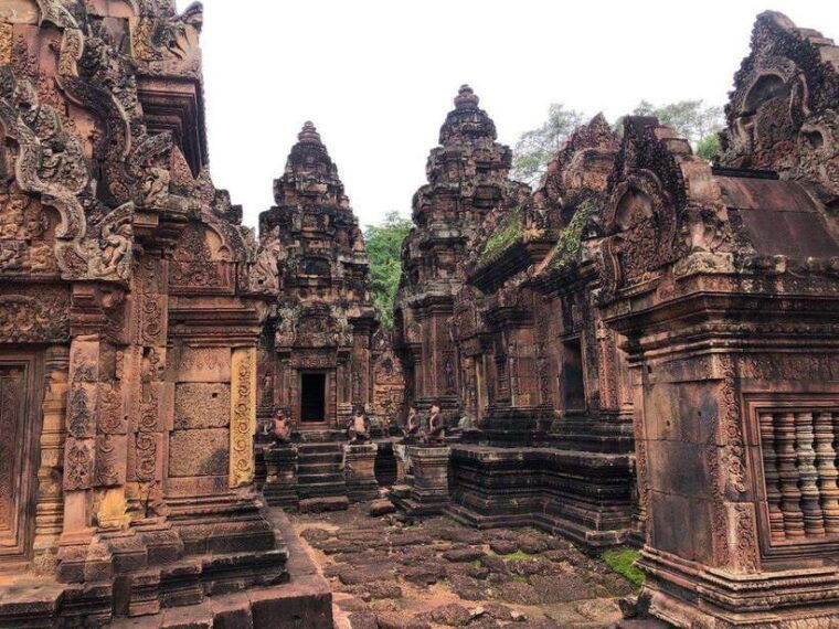 banteay-srey-beng-mealea-kompong-phluk-with-spanish-guide
