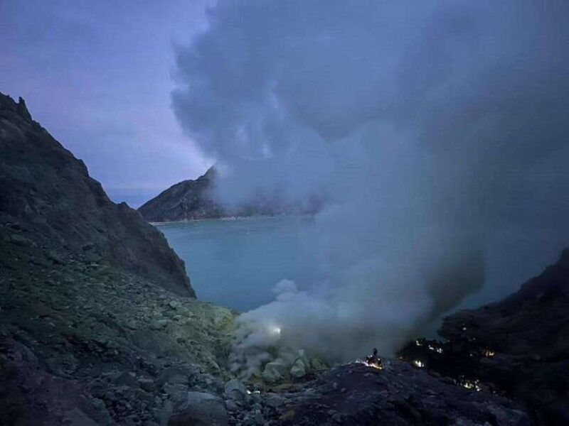 banyuwangi-bali-ijen-blue-fire-tour-with-transport-option