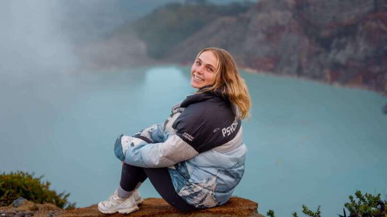 banyuwangi-bali-ijen-crater-bluefire-experience