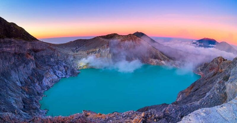 banyuwangi-blue-flame-wonderous-phenomenon-of-ijen-crater