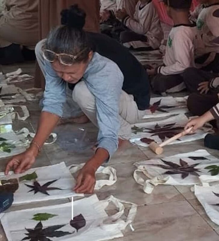 Banyuwangi: Eco Print Workshop with Local Artisan - Who Would Enjoy This Workshop?