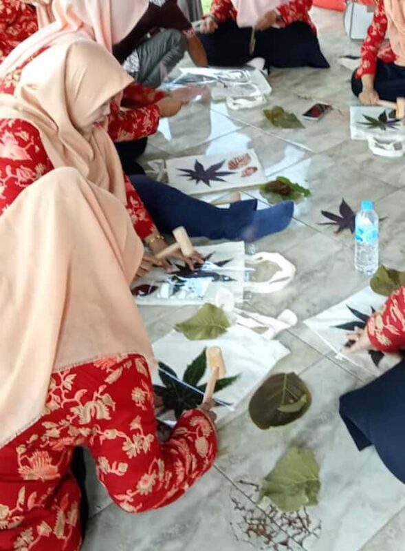 Banyuwangi: Family Eco Print Workshop with Local Artisan - Key Points