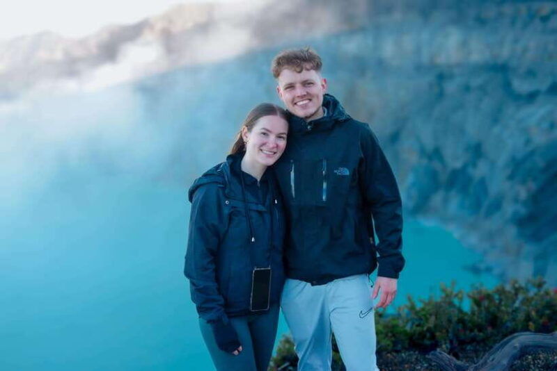 banyuwangi-ijen-crater-bluefire-and-sunrise-guided-trek