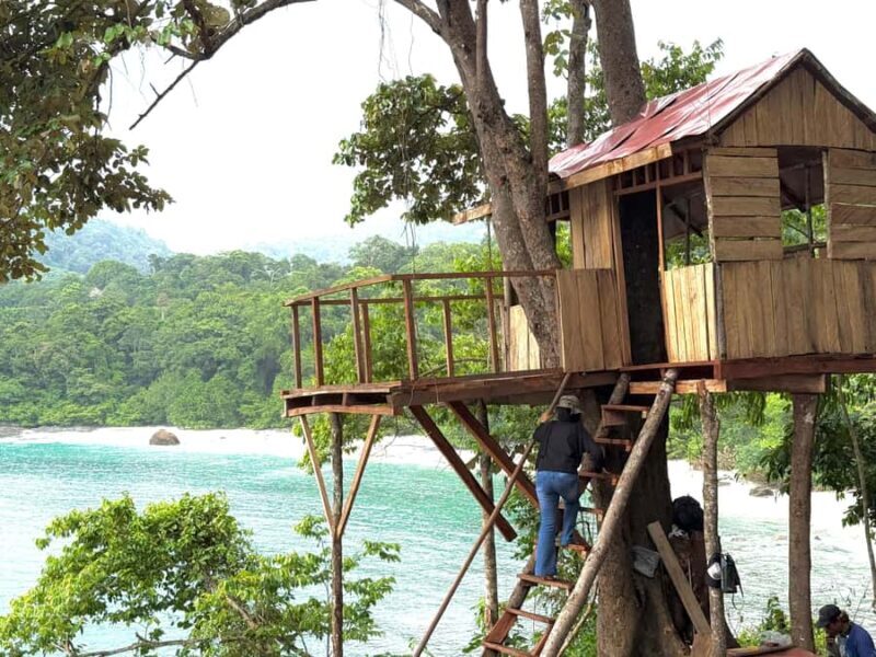 Banyuwangi: Island-Hopping, Snorkeling With Sunset Tour - An Overview of the Tour