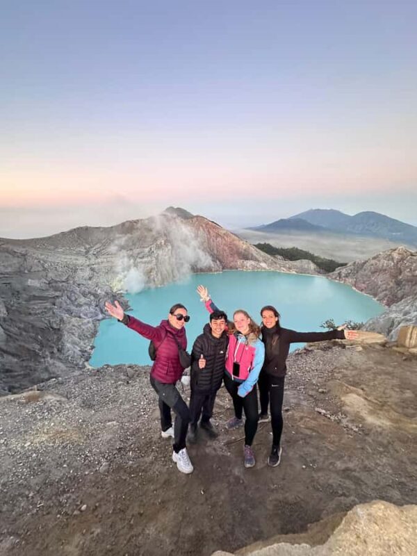 Banyuwangi: Kawah Ijen Blue Fire & Sendang Seruni Tour - Key Points