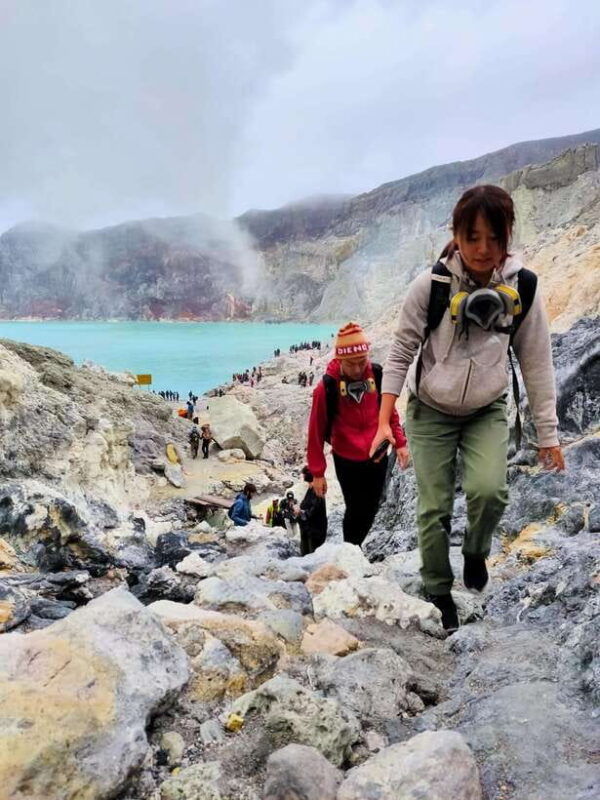banyuwangi-mt-ijen-blue-fire-panoramic-with-local-guide