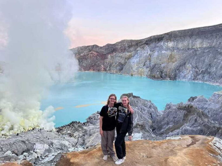 banyuwangi-mt-ijen-blue-fire-panoramic-with-local-guide