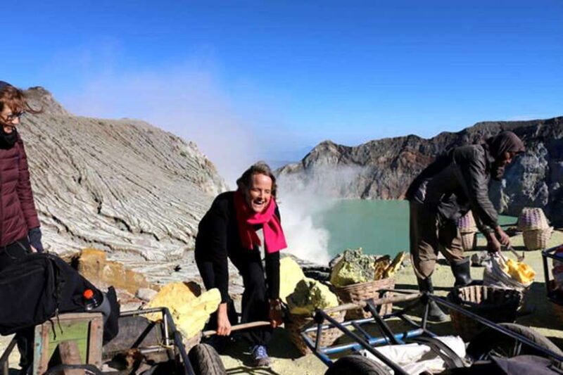 banyuwangi-mt-ijen-with-tour-guide-and-transfer-service
