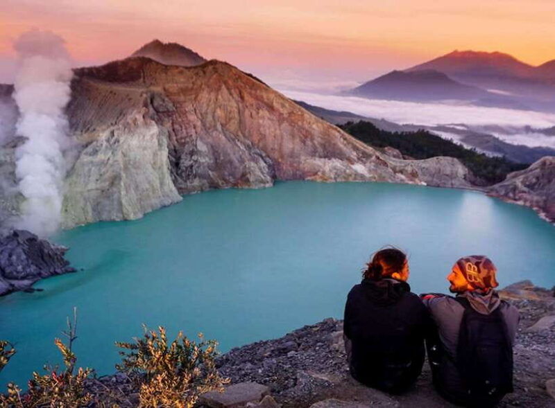 banyuwangi-mt-ijen-with-tour-guide-and-transfer-service