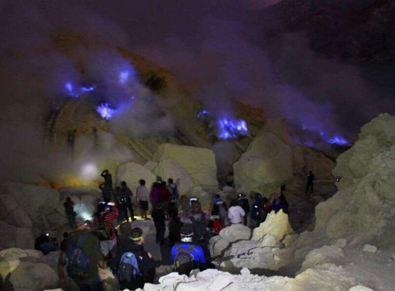 banyuwangi-mt-ijen-with-tour-guide-and-transfer-service