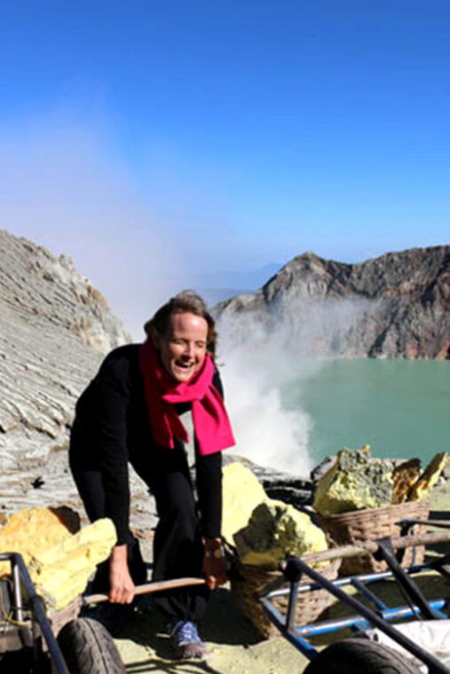 banyuwangi-mt-ijen-with-tour-guide-and-transfer-service
