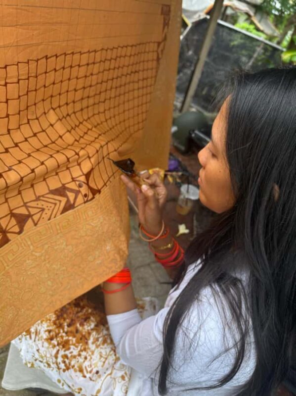 Banyuwangi: Traditional Batik-Making Class with Snack - How This Activity Adds Value