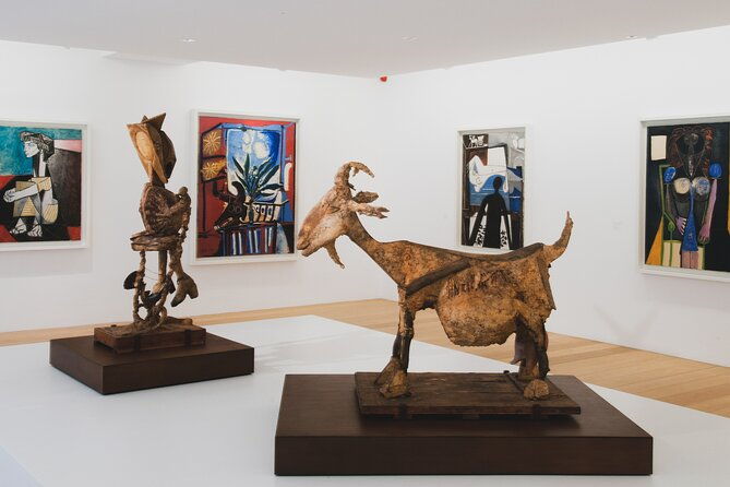 bar-crawl-in-barcelona-with-spanish-wines-vermut-cold-beer-and-tapas