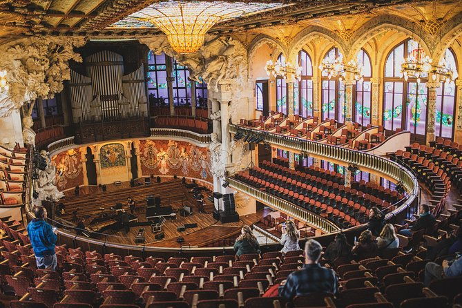 bar-crawl-in-barcelona-with-spanish-wines-vermut-cold-beer-and-tapas