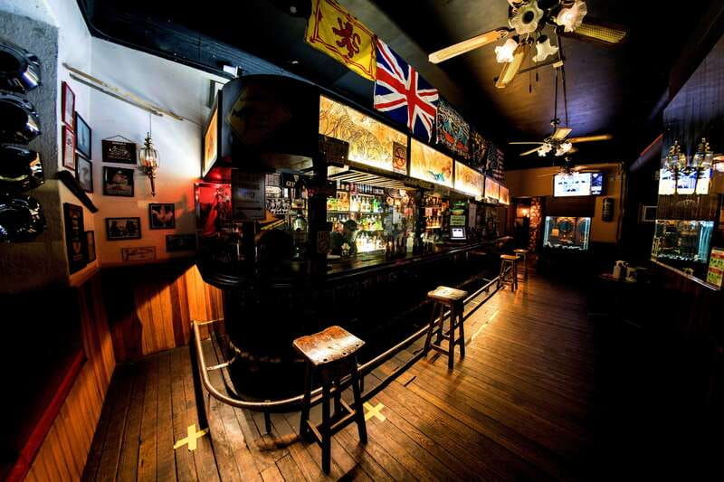 barba-negra-bar-with-live-rock-music-show