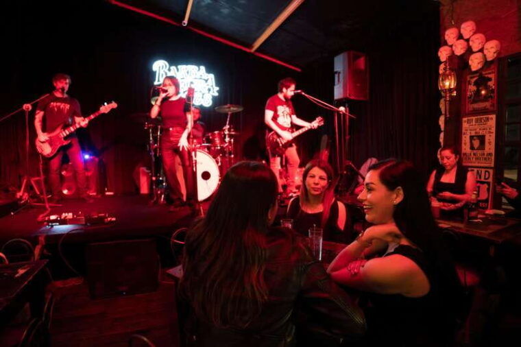 barba-negra-bar-with-live-rock-music-show