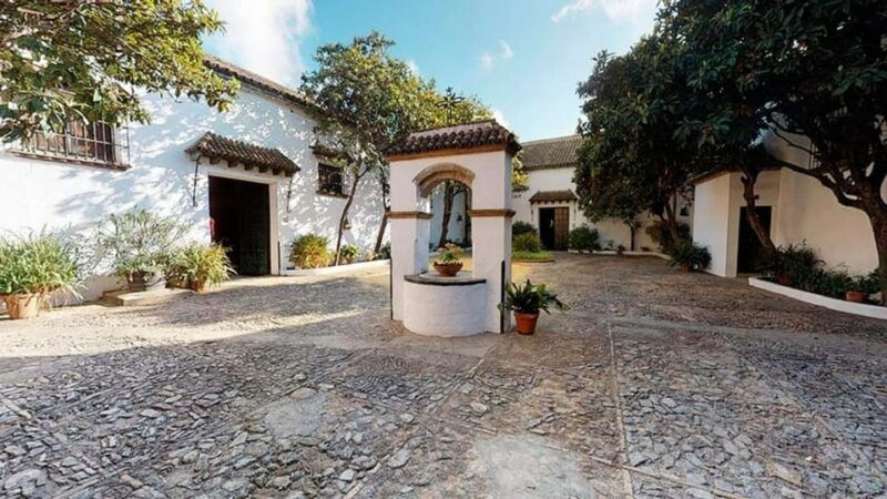 barbadillo-winery-guided-tour-in-cadiz-with-wine-tasting